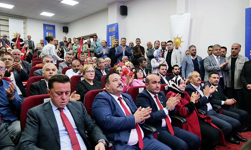 AK Parti Mihal����k �l�e Kongresine yo�un ilgi