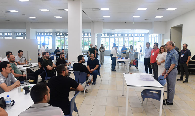 Elektrik Enerjisi �retim, �letim ve Da��t�m� �nlisans Program� laboratuvar dersleri ba�lad�