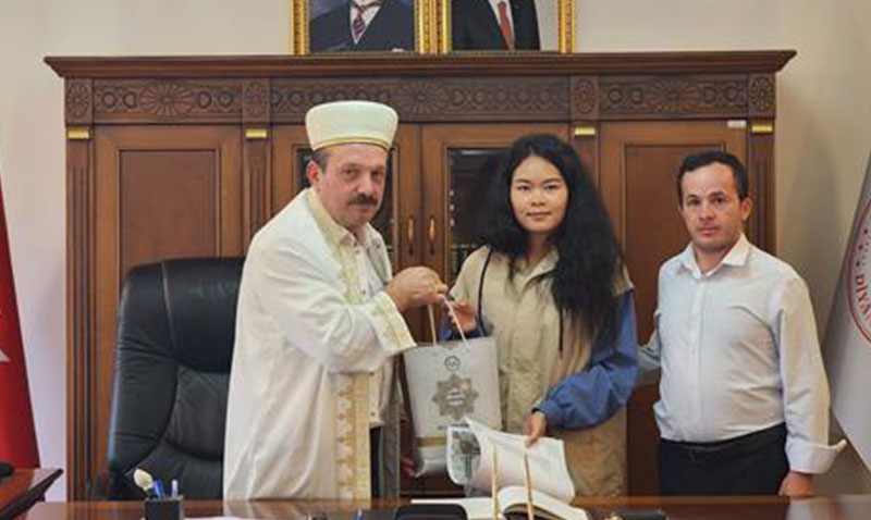 Tayland Vatanda�� S�r�pon Nonsamart Eski�ehir’de M�sl�man Oldu